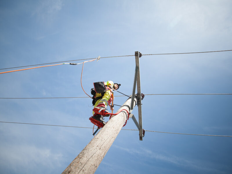 Besiktning av luftledningsnätet med helikopter