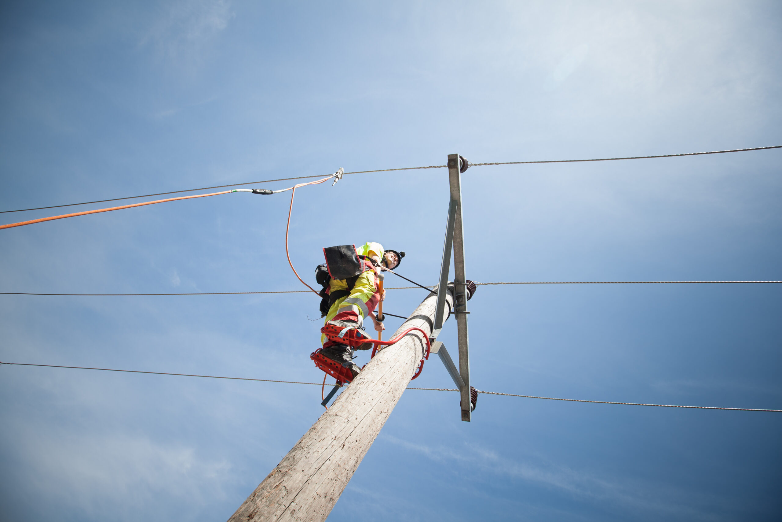 Besiktning av luftledningsnätet med helikopter